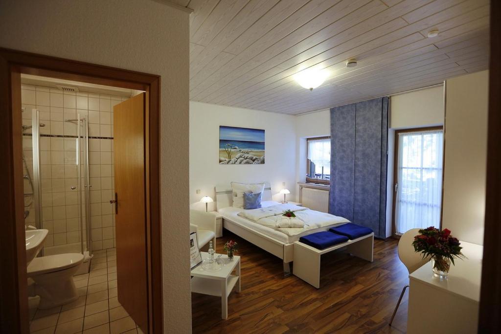Landhotel Villa Moritz Garni Oberahr Habitación foto
